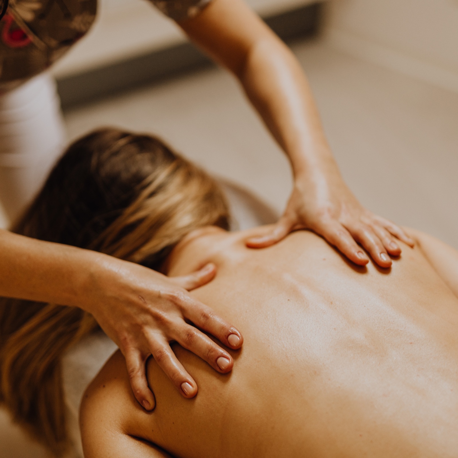 Ganzkörpermassage in Villingen-Schwenningen — Schönheitssalon Harmonie